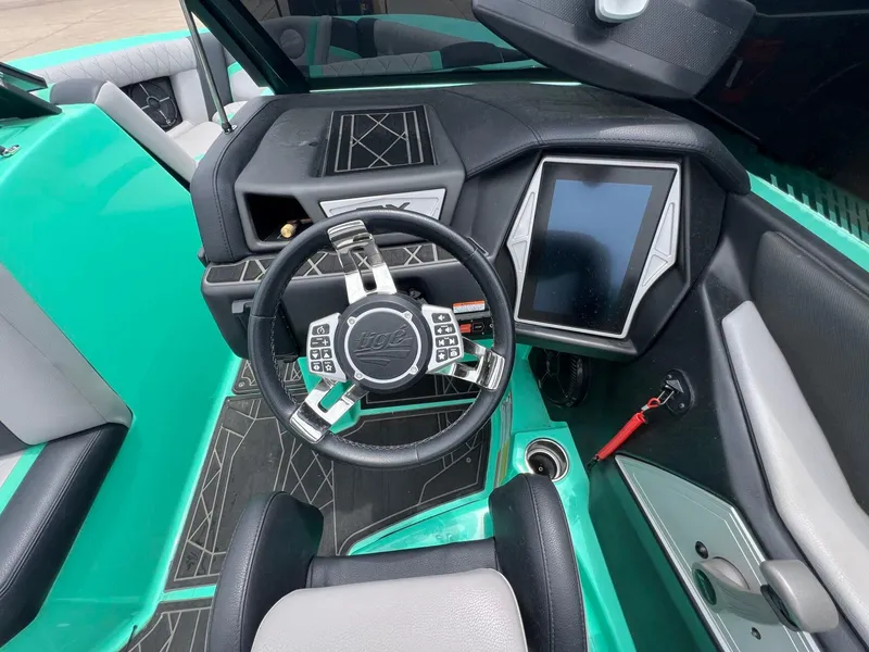 Slide: The Image of Tigé 21ZX 2020 - 9