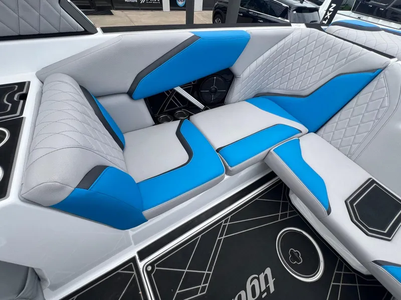 Slide: The Image of Tigé 24RZX 2022 - 14