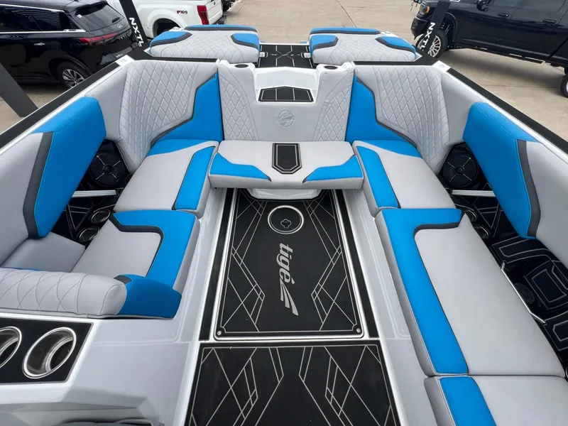 Slide: The Image of Tigé 24RZX 2022 - 15