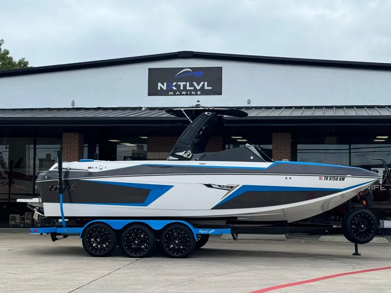 Slide: The Image of Tigé 24RZX 2022 - 4