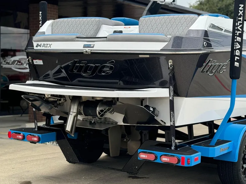 Slide: The Image of Tigé 24RZX 2022 - 6