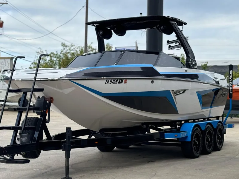 Slide: The Image of Tigé 24RZX 2022 - 7