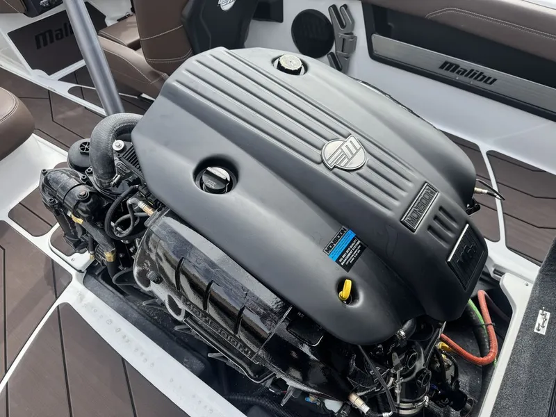 Slide: The Image of Malibu Boats TXi Response 2026 - 11