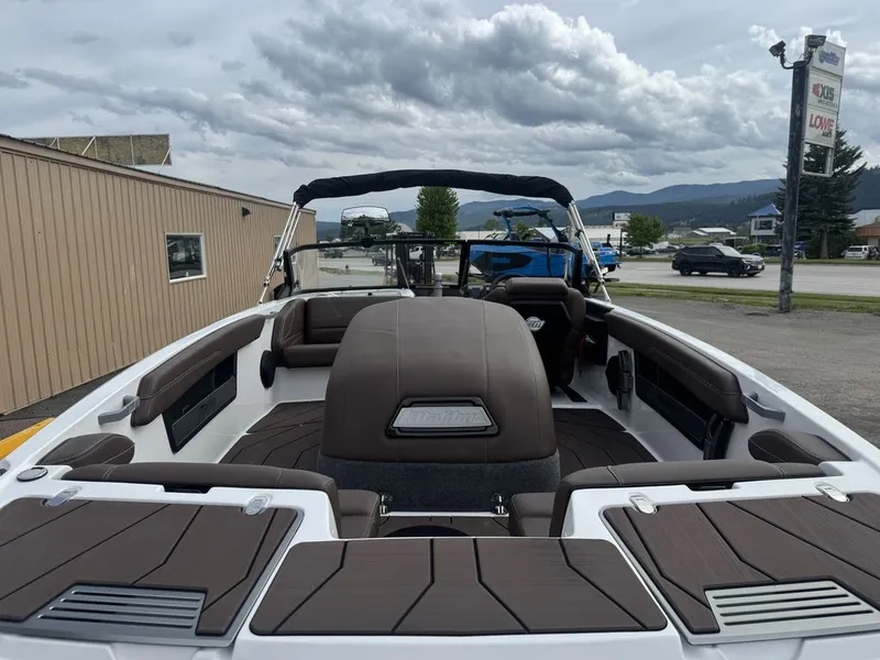 Slide: The Image of Malibu Boats TXi Response 2026 - 1