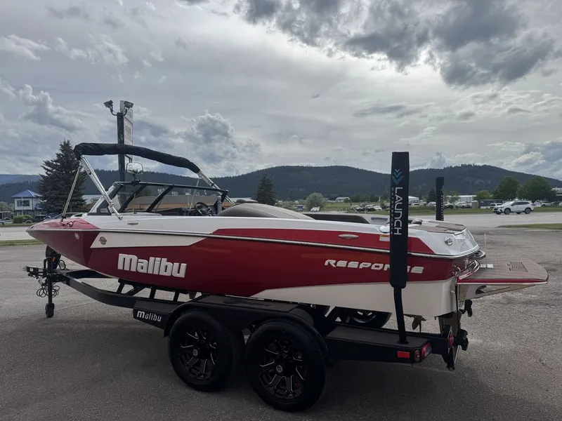 Slide: The Image of Malibu Boats TXi Response 2026 - 3
