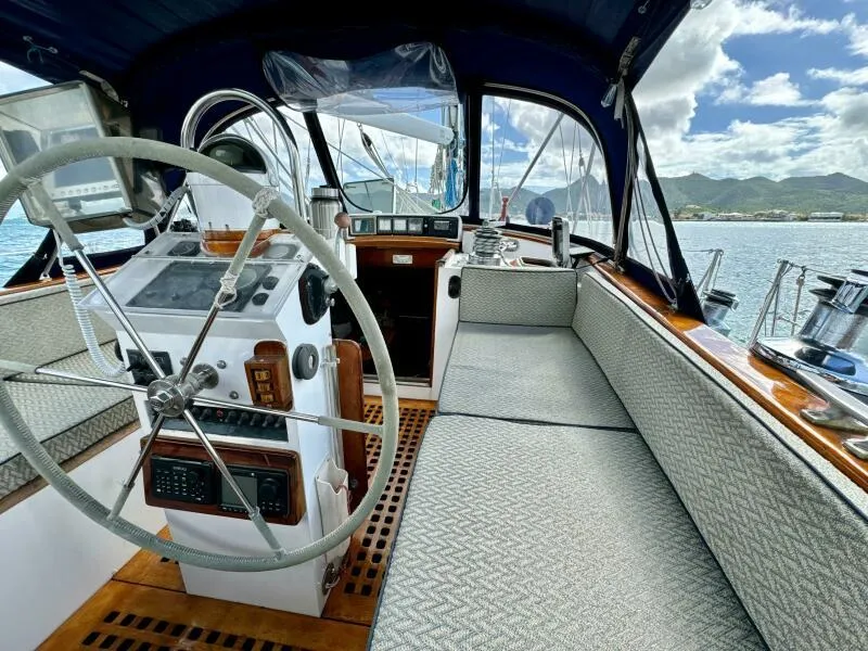 Slide: The Image of Camper & Nicholsons Nicholson 58 1984 - 10