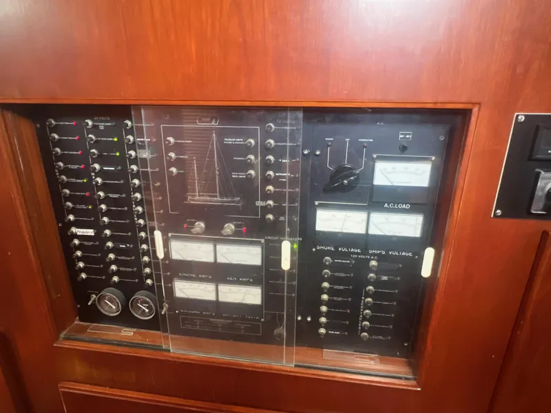 Slide: The Image of Camper & Nicholsons Nicholson 58 1984 - 25