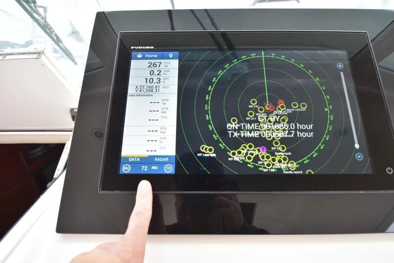 Slide: The Image of Close-up of radar display on 2006 Albemarle 41 Express boat. - 28