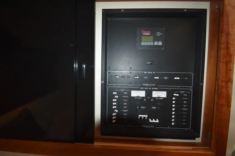 Slide: The Image of Albemarle 41 Express 2006 - 67