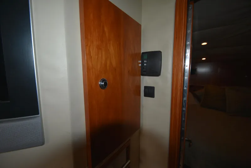 Slide: The Image of Albemarle 41 Express 2006 - 71