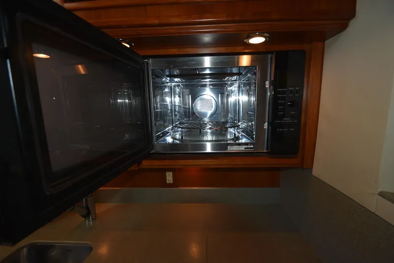 Slide: The Image of Albemarle 41 Express 2006 - 84