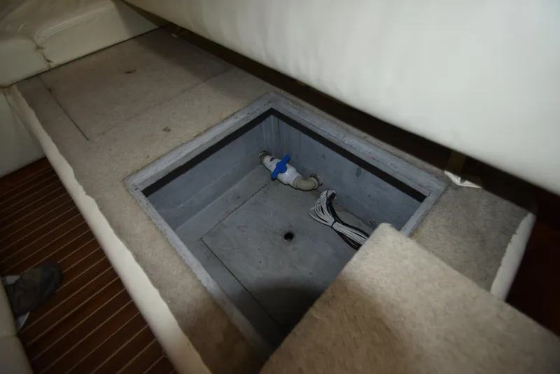 Slide: The Image of Albemarle 41 Express 2006 - 89