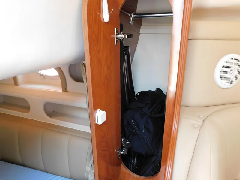 Slide: The Image of Rinker 310 Fiesta Vee 2002 - 58