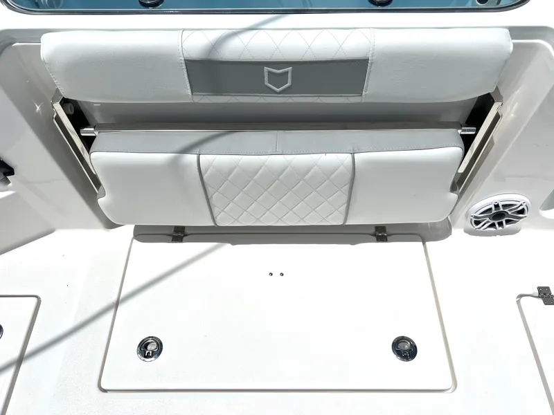 Slide: The Image of Sea Fox 328 Commander 2025 - 83