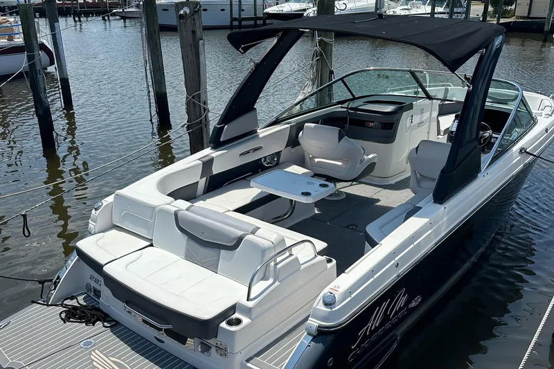 Slide: The Image of Chaparral 287 SSX REV Yacht Sales - 13