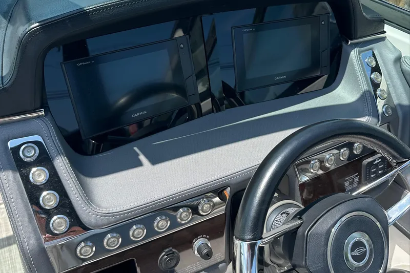 Slide: The Image of Chaparral 287 SSX REV Yacht Sales - 3