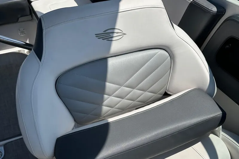 Slide: The Image of Chaparral 287 SSX REV Yacht Sales - 8