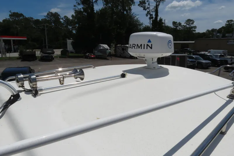 Slide: The Image of 2018 Parker 2520 XLD Sport Cabin boat roof with Garmin radar and horn. - 40