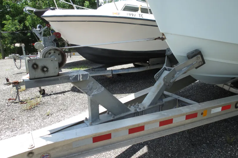 Slide: The Image of Parker Marine 2520 XLD Sport Cabin 2018 - 54