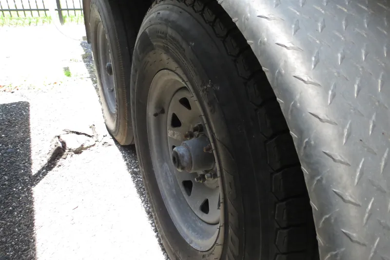 Slide: The Image of Parker Marine 2520 XLD Sport Cabin 2018 - 57