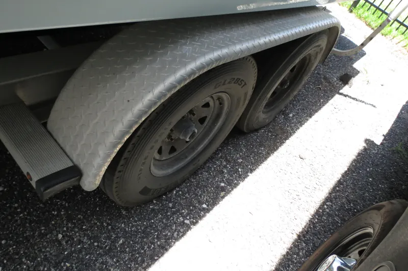 Slide: The Image of Parker Marine 2520 XLD Sport Cabin 2018 - 59