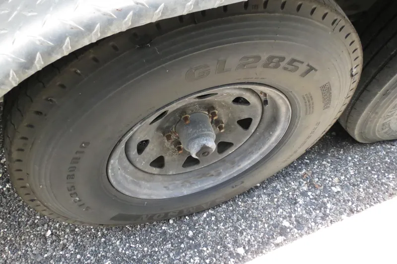 Slide: The Image of Parker Marine 2520 XLD Sport Cabin 2018 - 60