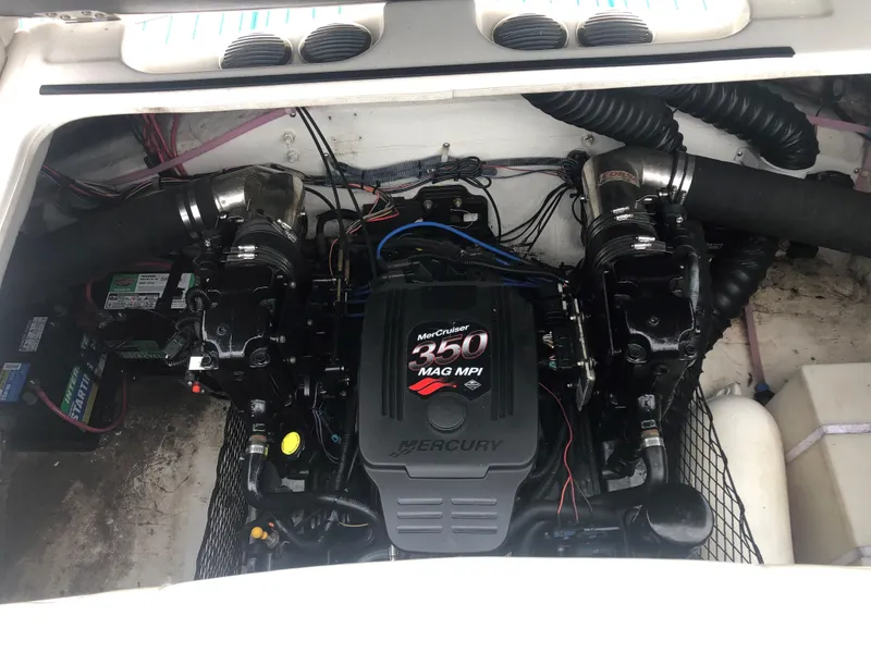 Slide: The Image of Engine compartment of 2006 Larson 248 LXI with MerCruiser 350 MAG MPI engine. - 14