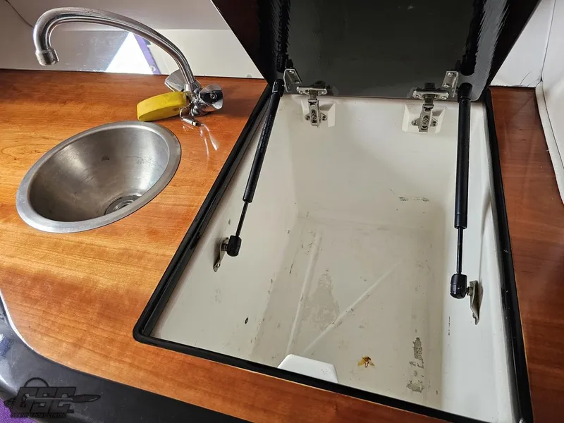 Slide: The Image of Outerlimits 42 Legacy 2004 - 140