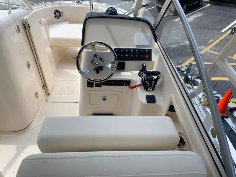 Slide: The Image of Grady-White Freedom 255 2025 - 10