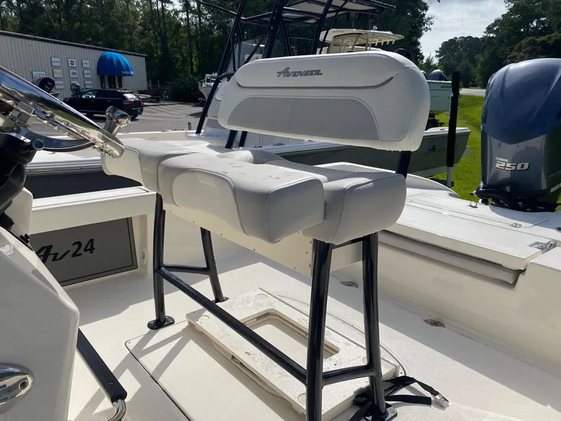 Slide: The Image of Avenger Avenger AV24 2023 - 4