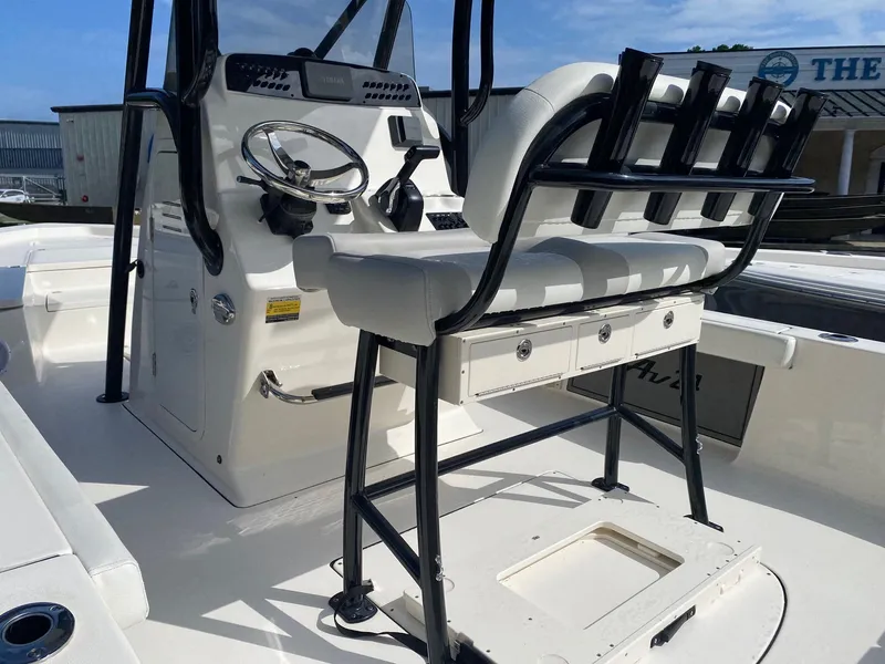 Slide: The Image of Avenger Avenger AV24 2023 - 6