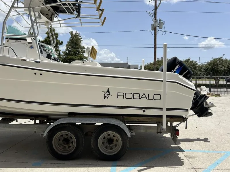 Slide: The Image of Robalo 2220 2001 - 7