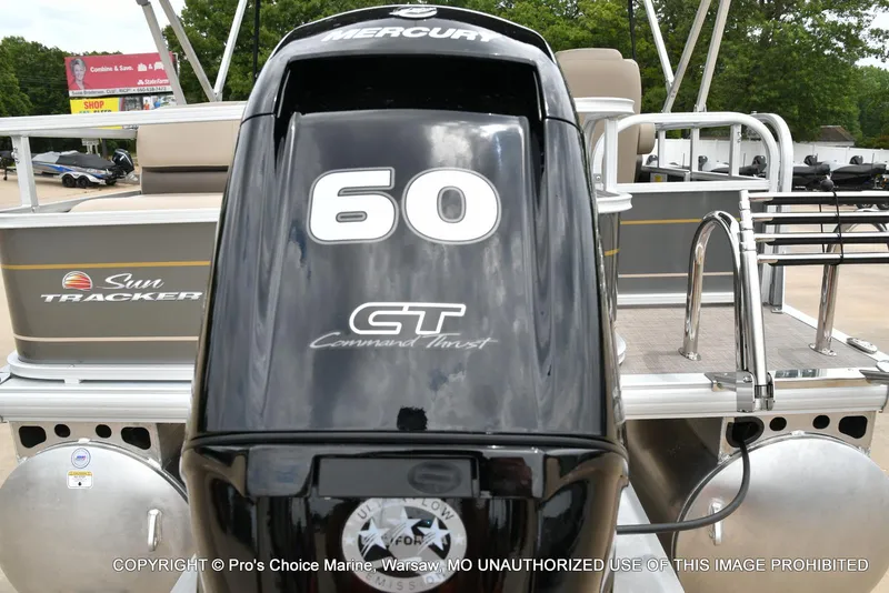 Slide: The Image of Sun Tracker Party Barge 18 DLX 2025 - 11