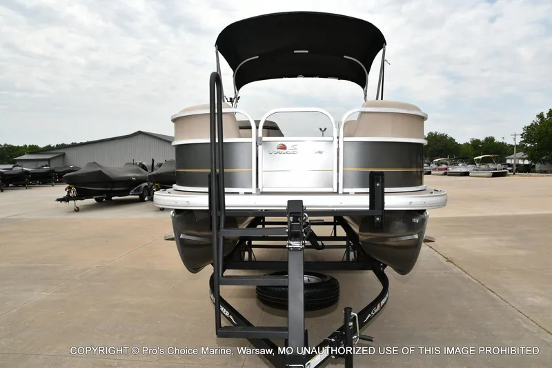 Slide: The Image of Sun Tracker Party Barge 18 DLX 2025 - 16