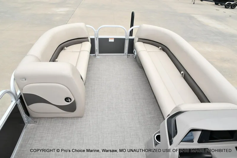 Slide: The Image of Sun Tracker Party Barge 18 DLX 2025 - 43