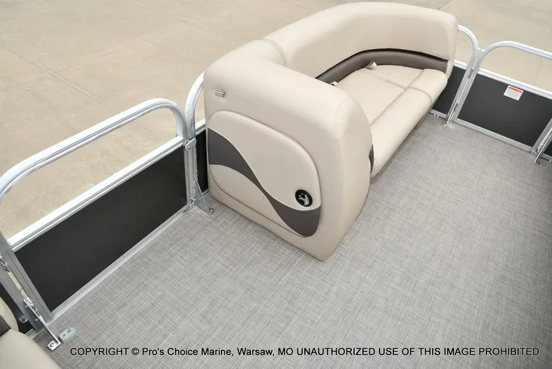 Slide: The Image of Sun Tracker Party Barge 18 DLX 2025 - 44