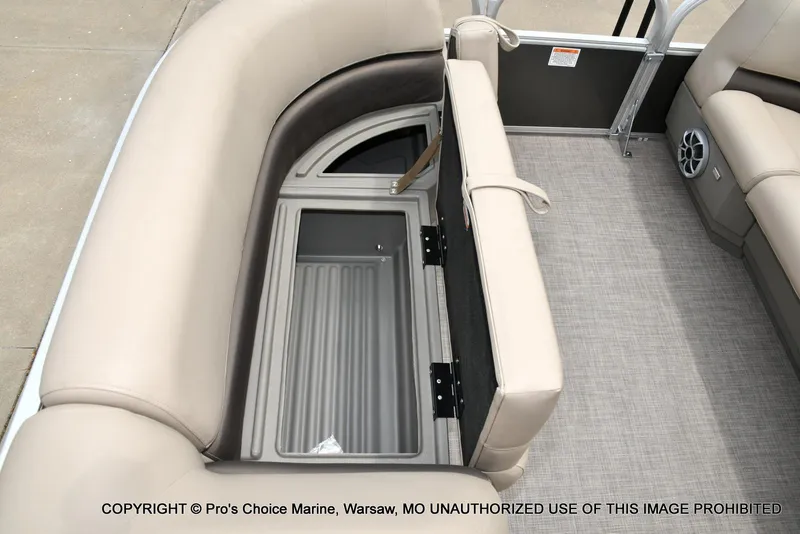 Slide: The Image of Sun Tracker Party Barge 18 DLX 2025 - 51