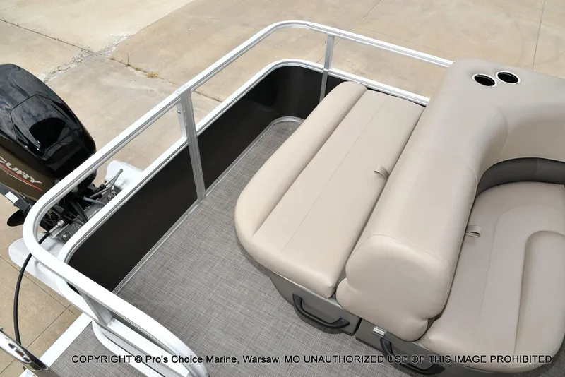 Slide: The Image of Sun Tracker Party Barge 18 DLX 2025 - 6