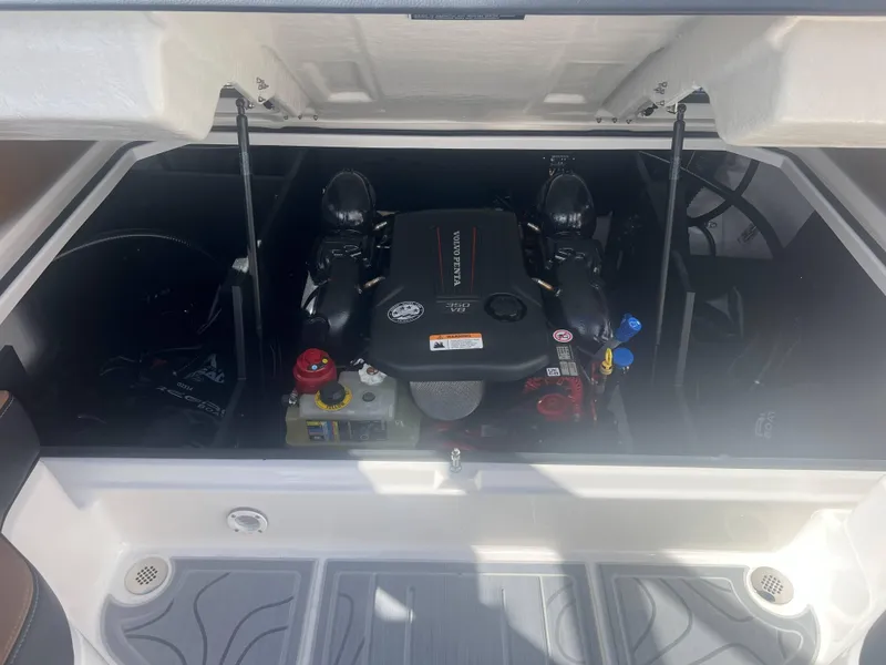 Slide: The Image of Regal LS4 Surf 2024 - 12