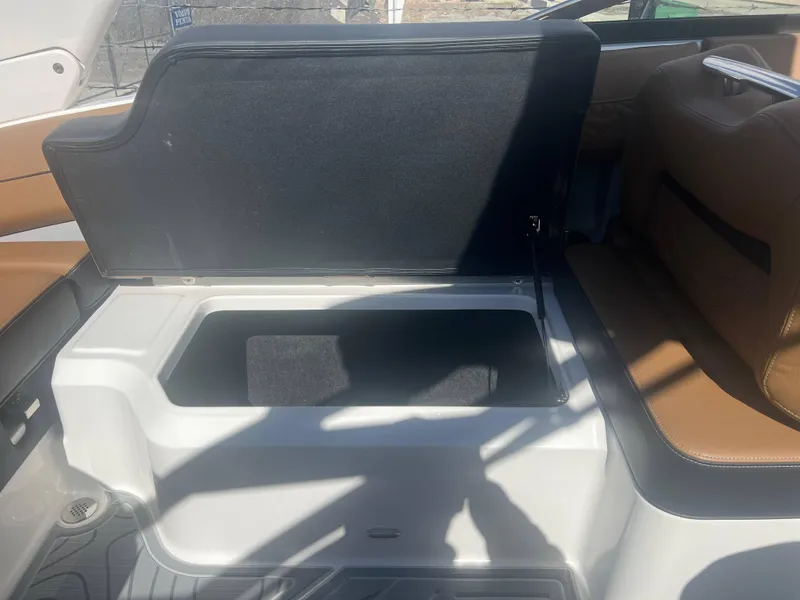 Slide: The Image of Regal LS4 Surf 2024 - 14