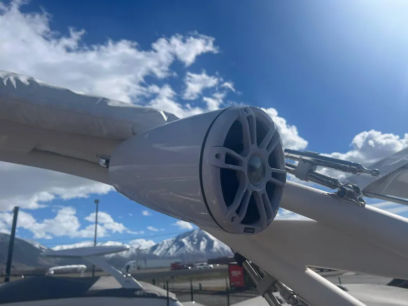 Slide: The Image of Regal LS4 Surf 2024 - 15