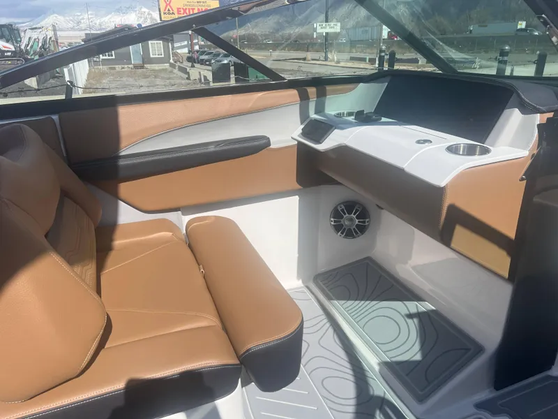 Slide: The Image of Regal LS4 Surf 2024 - 9