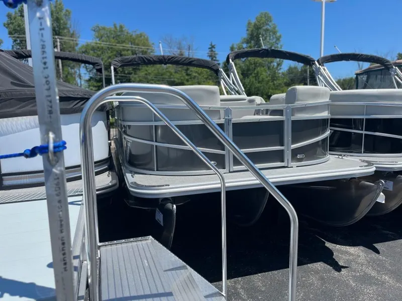 The Image of 2024 SunChaser Vista 20 LR pontoon boat at a dealership. - 0