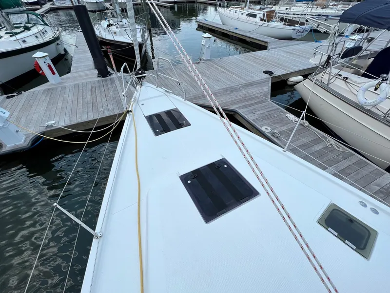 Slide: The Image of Hanse 415 - 12