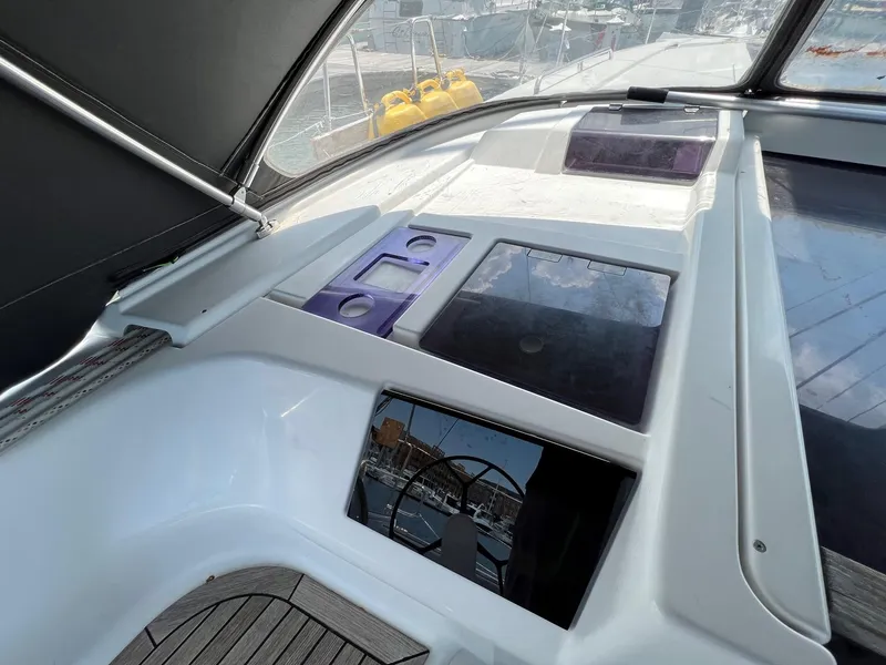 Slide: The Image of Hanse 415 - 19