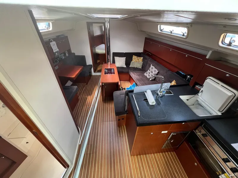 Slide: The Image of Hanse 415 - 20