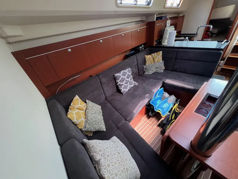 Slide: The Image of Hanse 415 - 24