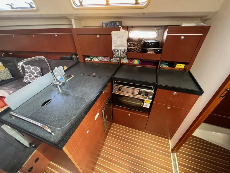 Slide: The Image of Hanse 415 - 25