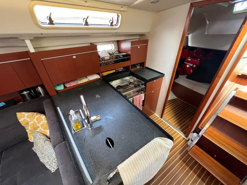 Slide: The Image of Hanse 415 - 27