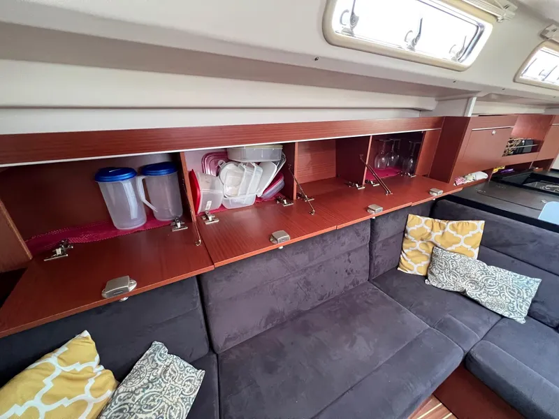 Slide: The Image of Hanse 415 - 32